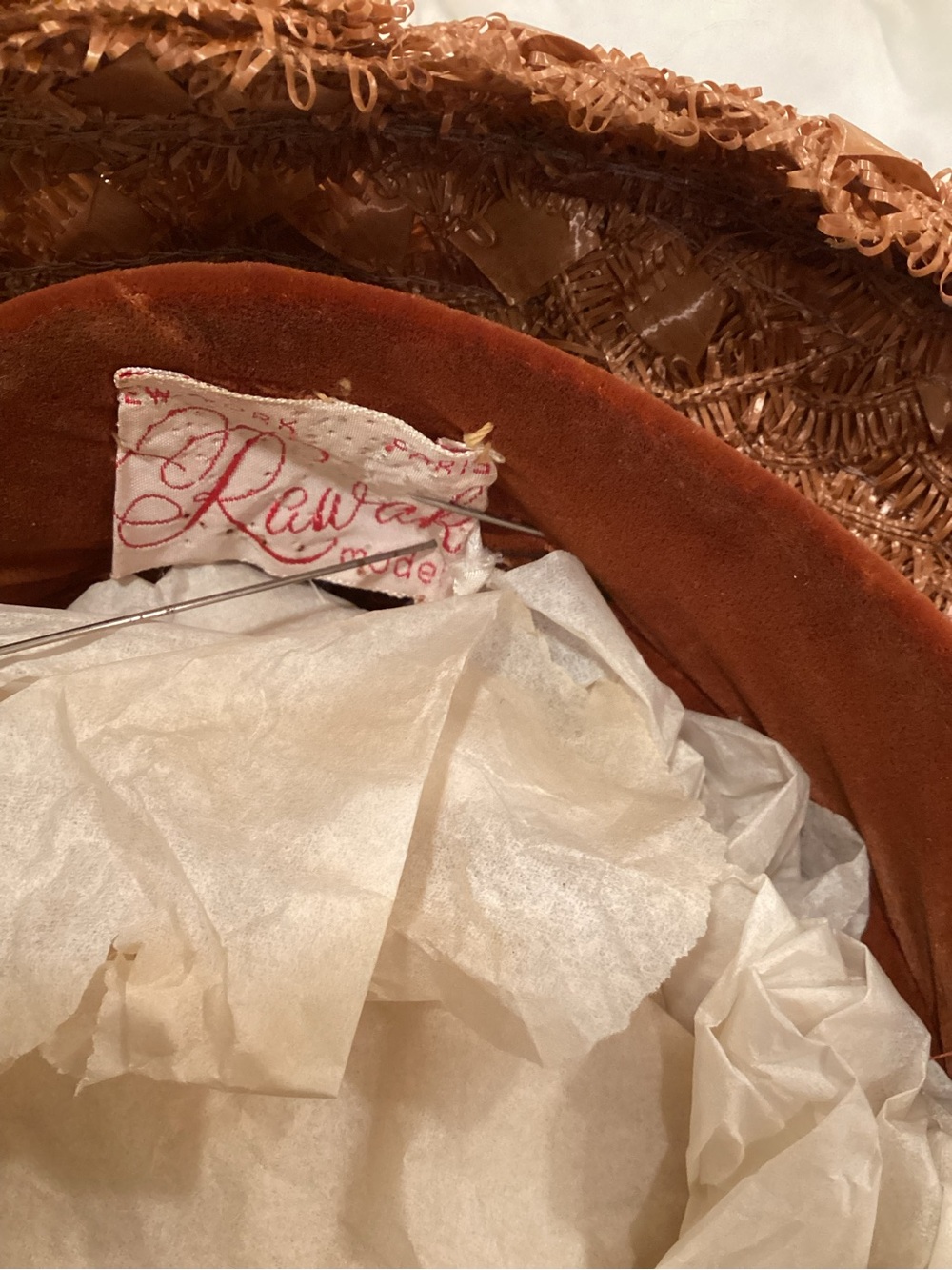 VTG Rawak Facinator Hat.. velvet Bow, 1960s church hats .. Rawak - Picture 7 of 10